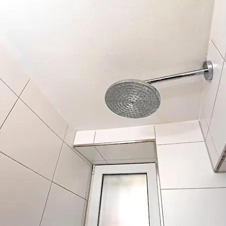 Gemutlich Zentrale Souterraint 65qm Apartmán *